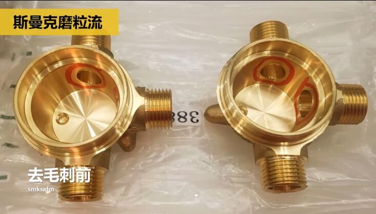 用磨粒流不怕劃傷，銅三通交叉孔去毛刺